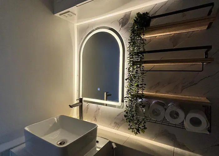 16 Ortigas Cozy 2-bedroom Staycation With Netflix & Wifi